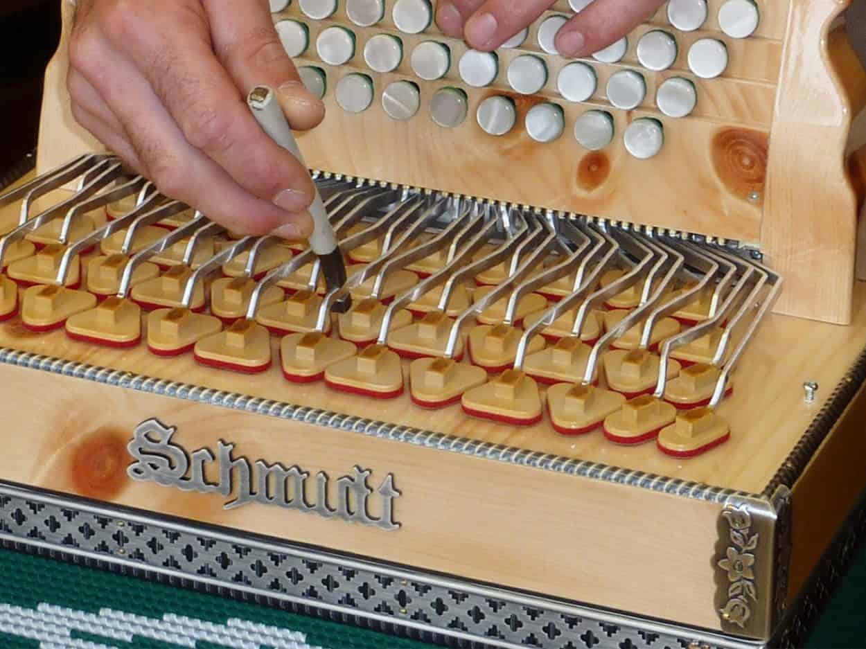 Schmidt Harmonika-Erzeugung